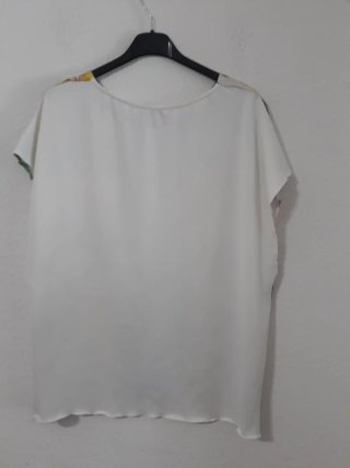Camiseta Zara Estampada Flores y Pájaros