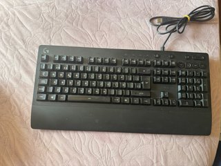 Teclado Logitech G213 RGB Gaming