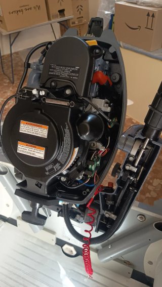 Lancha Neumática como nueva. Termosellada. 9,9cv