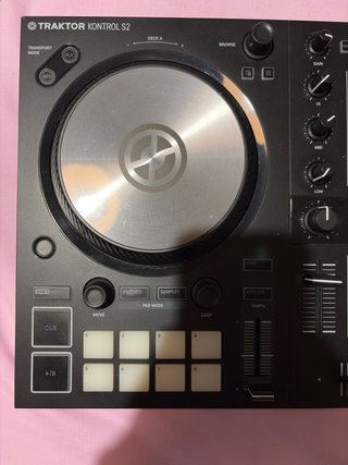 Controlador DJ Traktor Kontrol S2