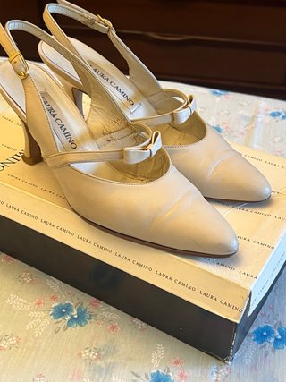 Conjunto Bolso y Zapatos Mujer Laura Camino Beige