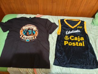 Camiseta Estudiantes Caja Postal