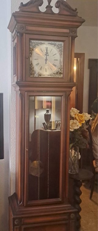 Reloj de pie antiguo La Suiza