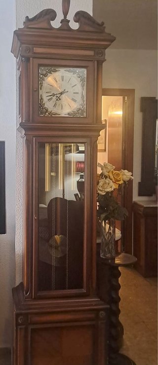Reloj de pie antiguo La Suiza