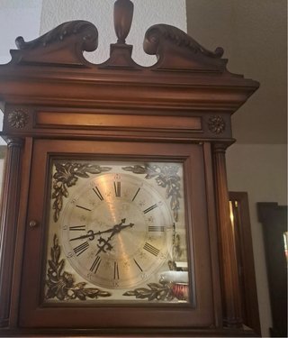 Reloj de pie antiguo La Suiza