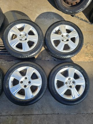 Llantas Opel Corsa 15' con neumáticos