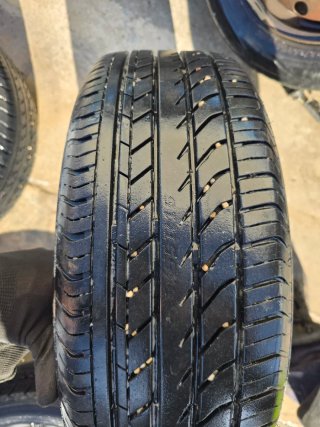 Llantas Opel Corsa 15' con neumáticos