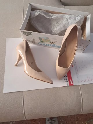 Zapatos de tacón beige