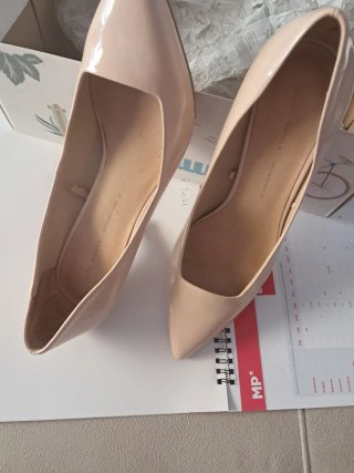 Zapatos de tacón beige