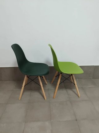 Sillas nórdicas verdes