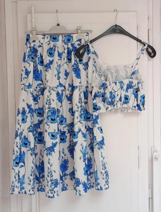 Conjunto boho:Top crop + Falda larga flores azules