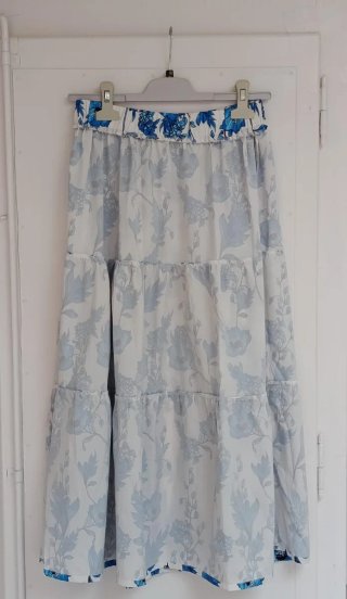 Conjunto boho:Top crop + Falda larga flores azules