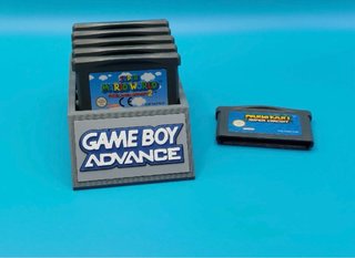 Expositor juegos Game Boy Advance