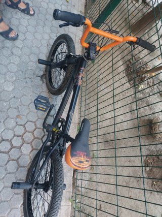 Bicicleta BMX Negra