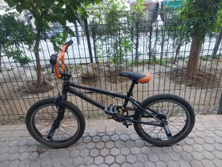 Bicicleta BMX Negra