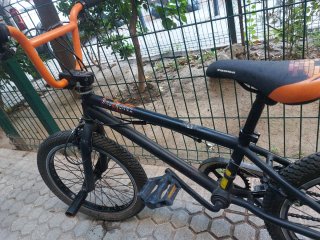 Bicicleta BMX Negra