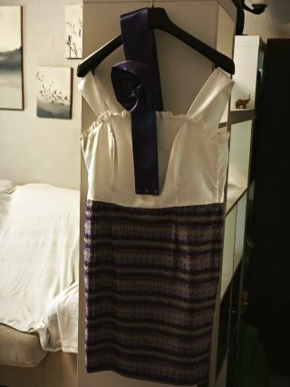 Vestido elegante señora morado y blanco