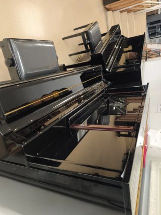 Piano Yamaha Yu5  Núm de serie 5903679