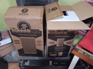 2 ALTAVOCES ACTIVOS  MAcKIE THRASH 212.. 1300w. en