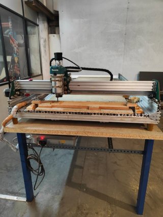 Fresadora CNC 62x160 cm ampliable a 190cmts