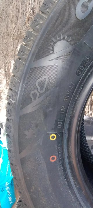 Neumáticos COMP/IS/ CROSSTOP VAN A/S 215/65R15 104