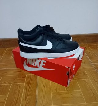 Tênis Nike Preto/Branco Tam 44 Novo
