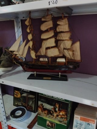 Maqueta de barco de vela