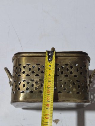 Caja joyero de bronce con asas