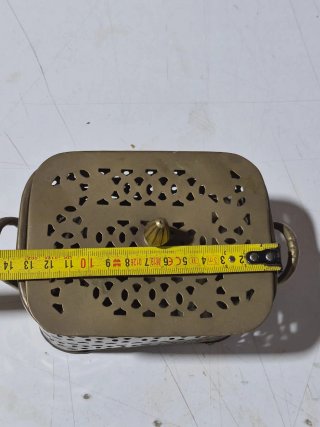Caja joyero de bronce con asas