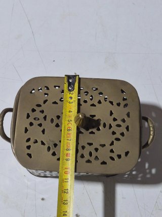 Caja joyero de bronce con asas
