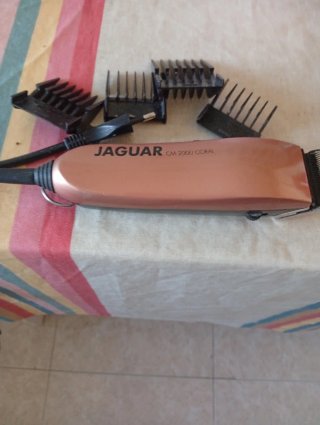 Máquina de cortar pelo Jaguar CM 2000 Coral.