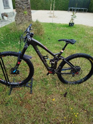 ¡ATENCIÓN! Vendo bicicleta FELT enduro MUY TOP