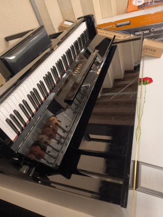 Piano Vertical Yamaha YUS1 Negro Brillante