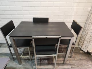 Mesa de cocina y 4 sillas