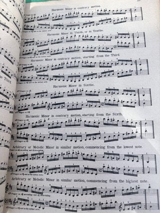 Libro Piano Escalas y Arpegios Macfarren
