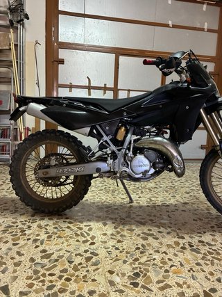 Husqvarna WRE 125 2T Enduro Negra