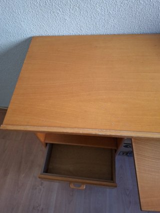 Escritorio vintage de madera