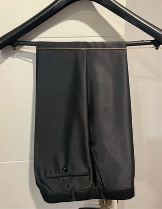 Traje gris hombre
