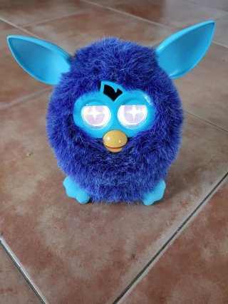 Furby azul interactivo