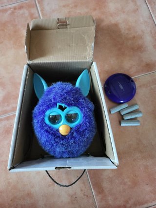 Furby azul interactivo