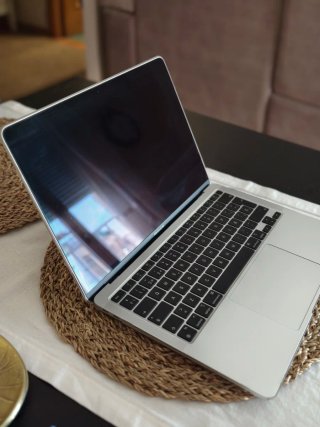 MacBook Air M1 16GB RAM (90 ciclos)