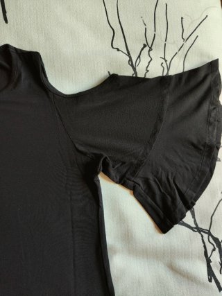 Vestido hombros descubiertos manga volantes