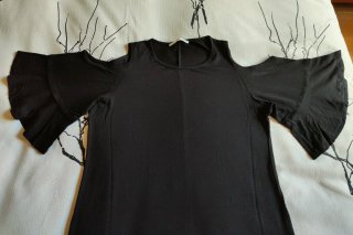 Vestido hombros descubiertos manga volantes