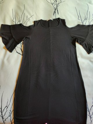 Vestido hombros descubiertos manga volantes