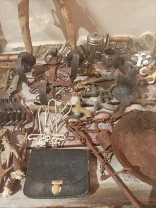 Lote de antigüedades y herramientas