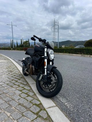 Ducati Monster 821 Negra