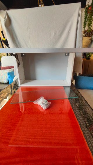 Mueble de baño Ikea blanco y cristal