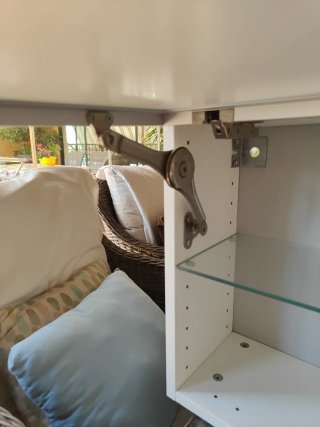 Mueble de baño Ikea blanco y cristal