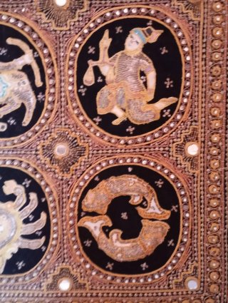 Tapiz Kalanga  Myanmar Antiguo signos del zodiaco.