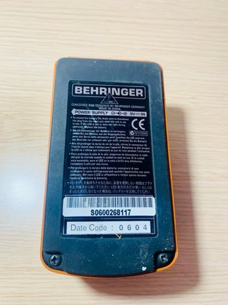 Behringer UT100 Ultra Tremolo Pedal